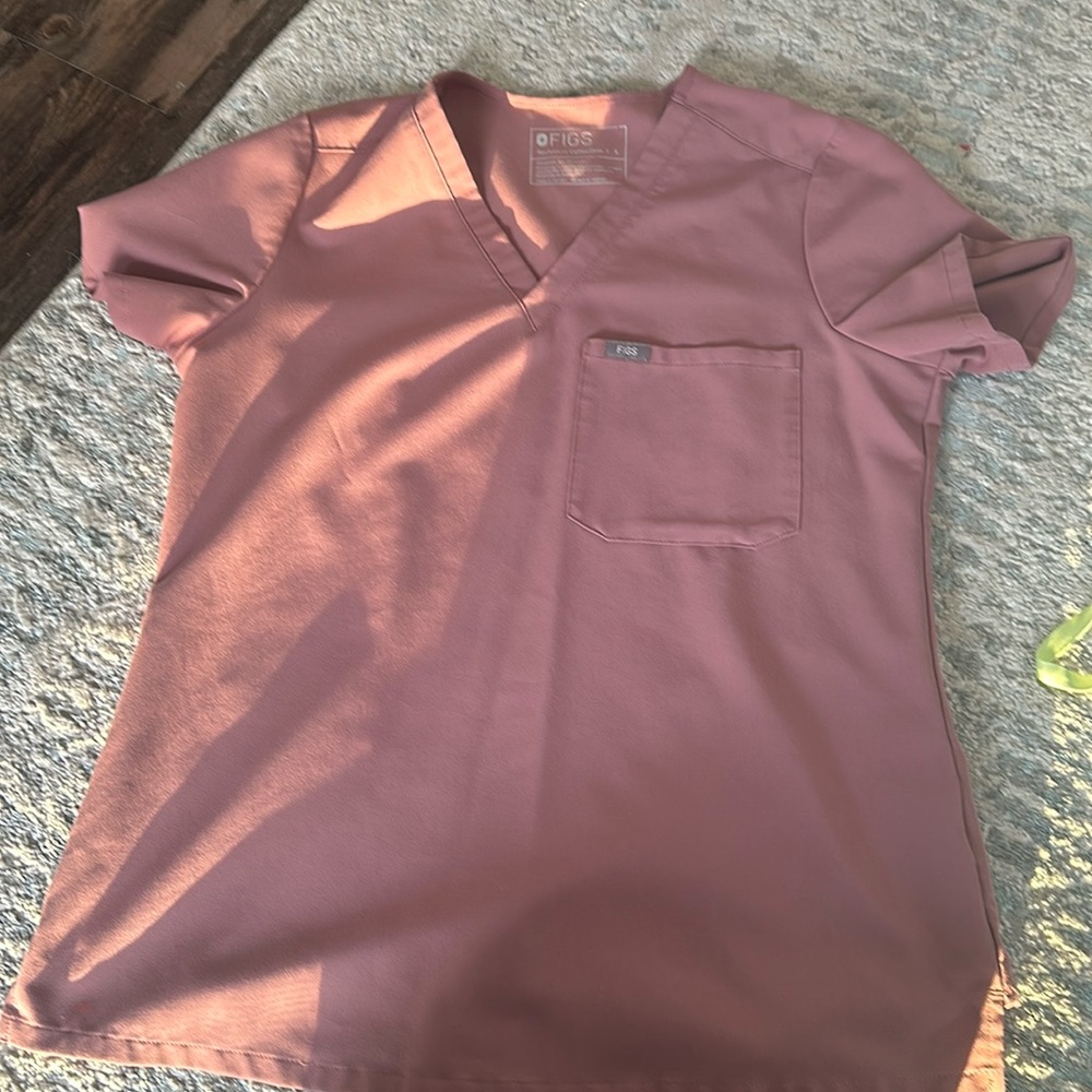 FIGS scrub top S